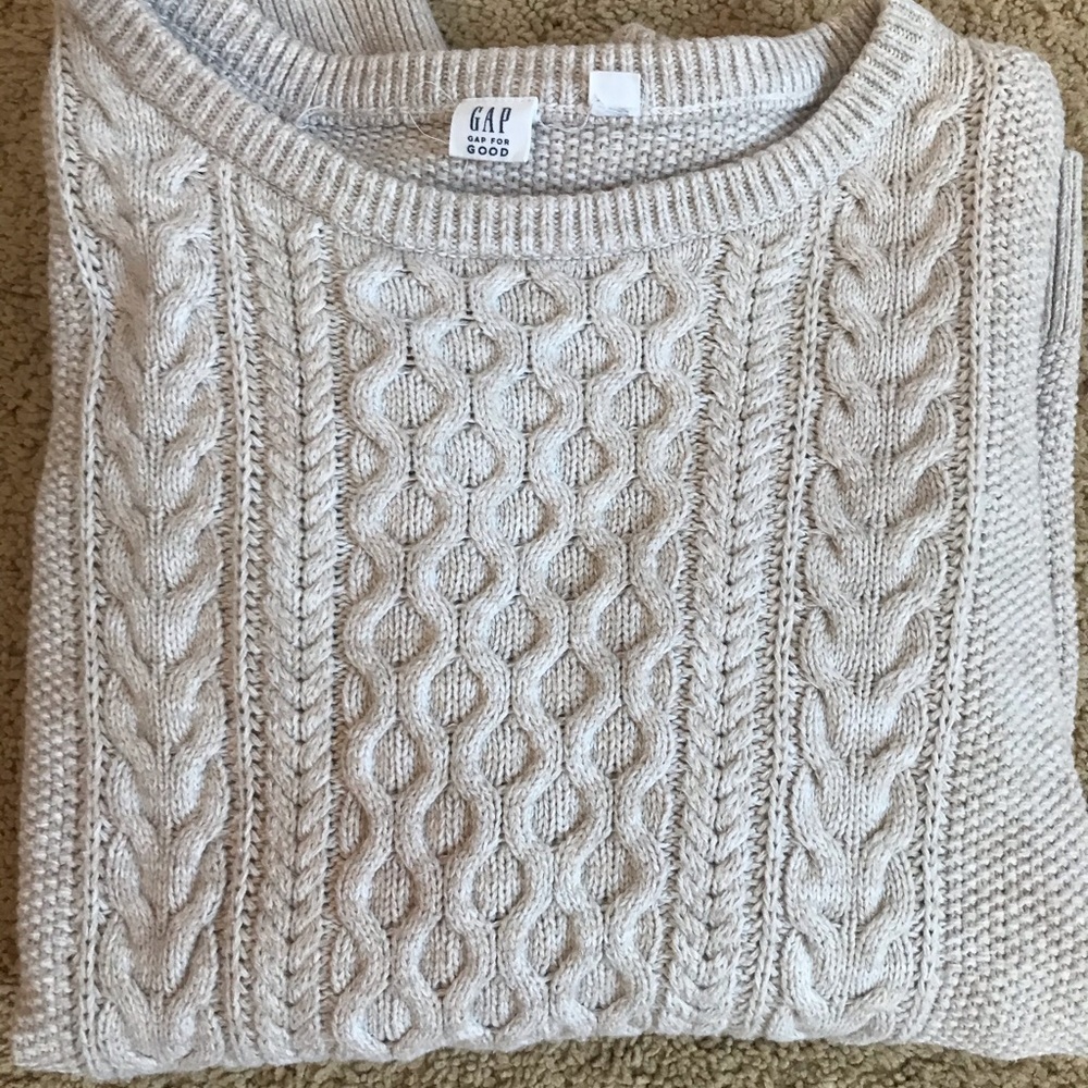 GAP sweater